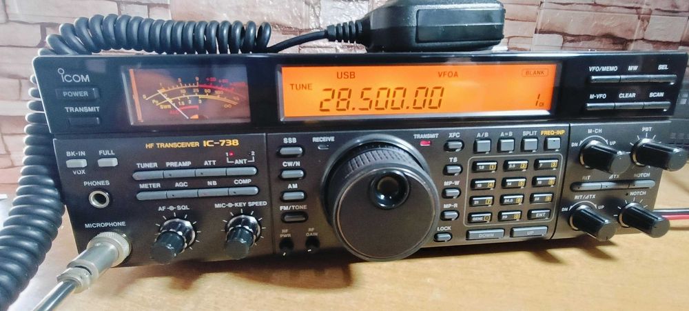 Icom IC-738 como novo
