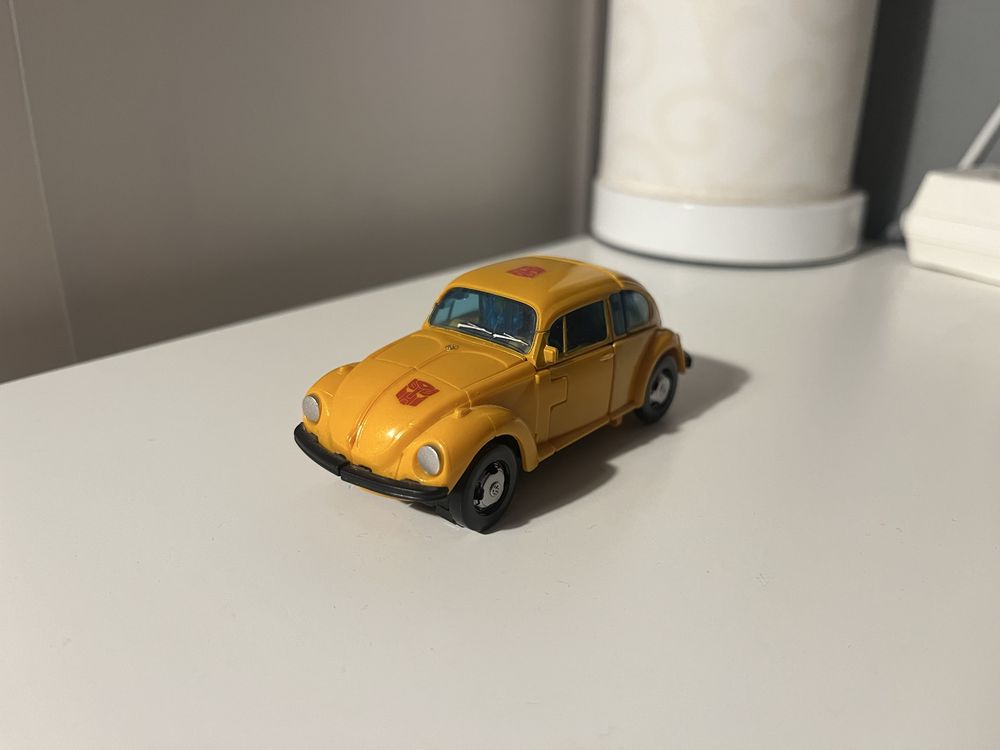 Transformers WFC Netflix Earthrise Deluxe Bumblebee HASBRO