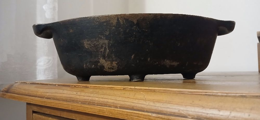 Stara nie gesiarka nie emaliowana, naczynie, garnek