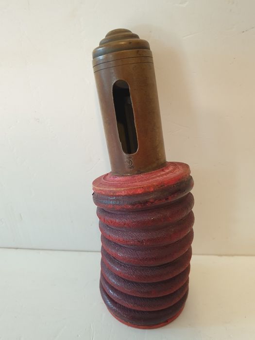 Para restauro: antigo instrumento de caça - chamada de veado