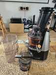 Wyciskarka wolnoobrotowa RAVEN EWW006X 240W wsad 70mm