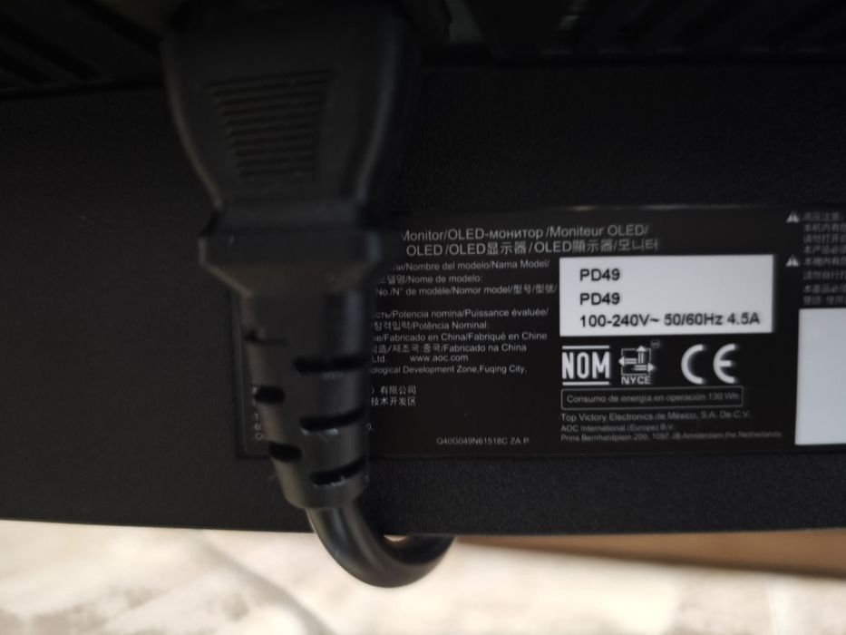 Monitor Porsche design PD49