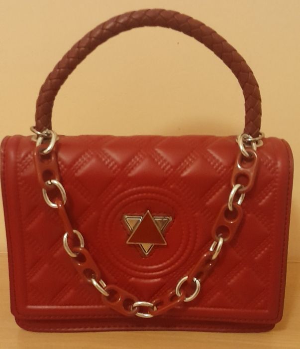 Сумочки різні за розміром і кольором