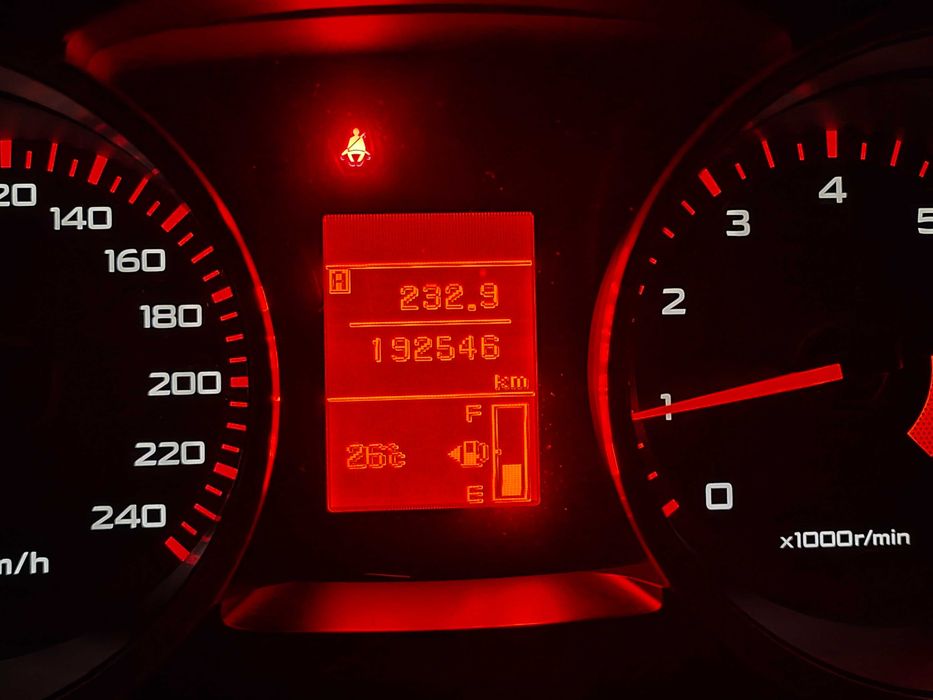 Mitsubishi Lancer Invite 1.5