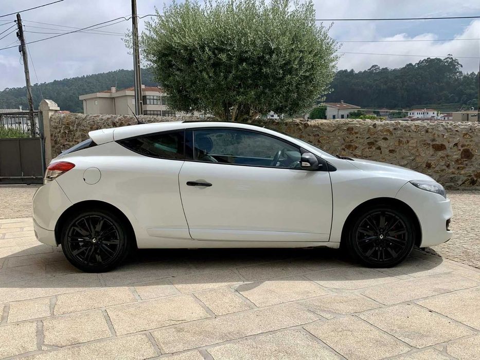 Renault Megane Coupe 1.6 DCI 130cv *Cx 6 Velocidades*