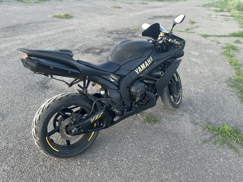Yamaha R1 в доброму стані