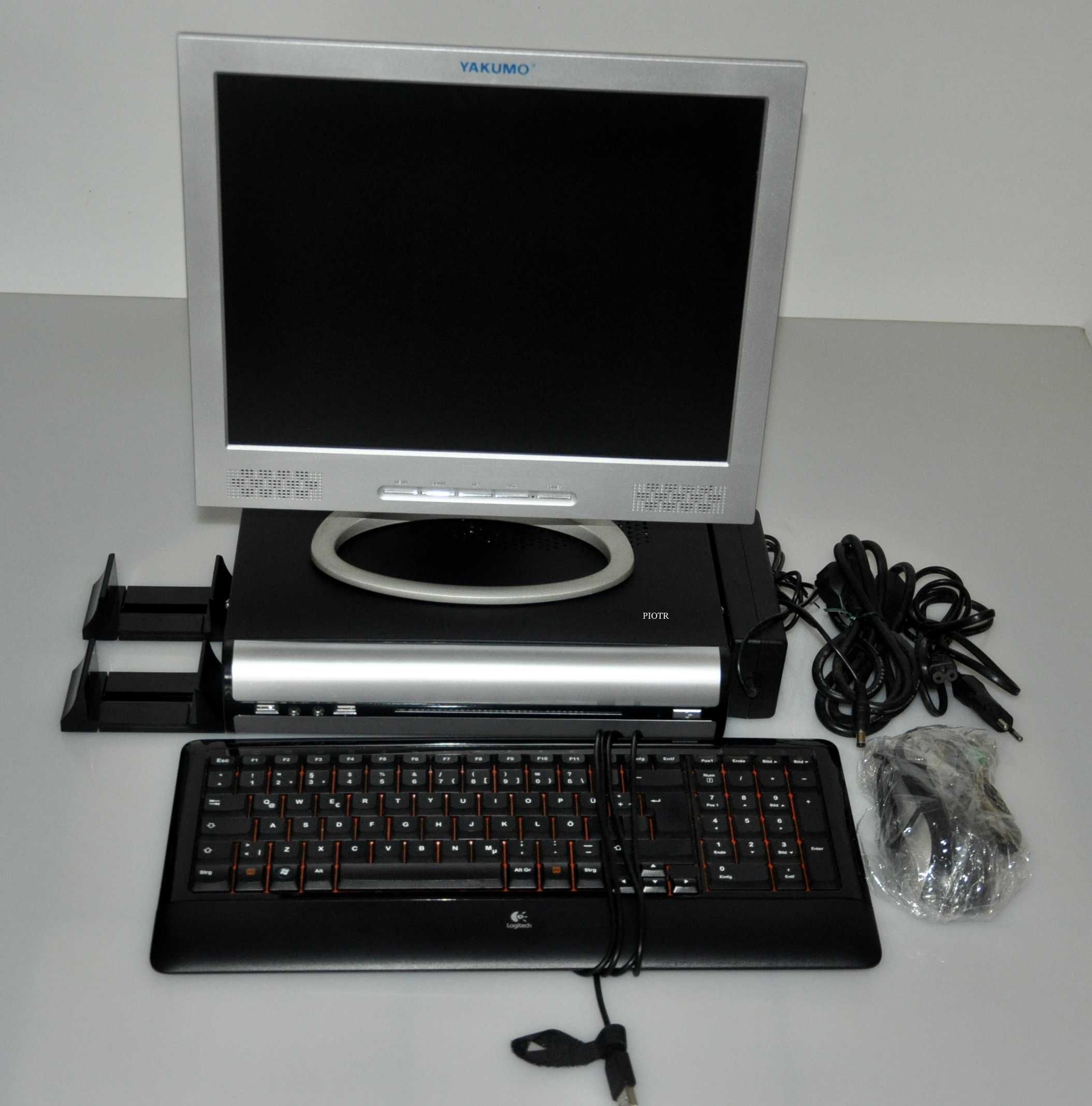 Komputer RETRO z monitorem LCD 14 " .