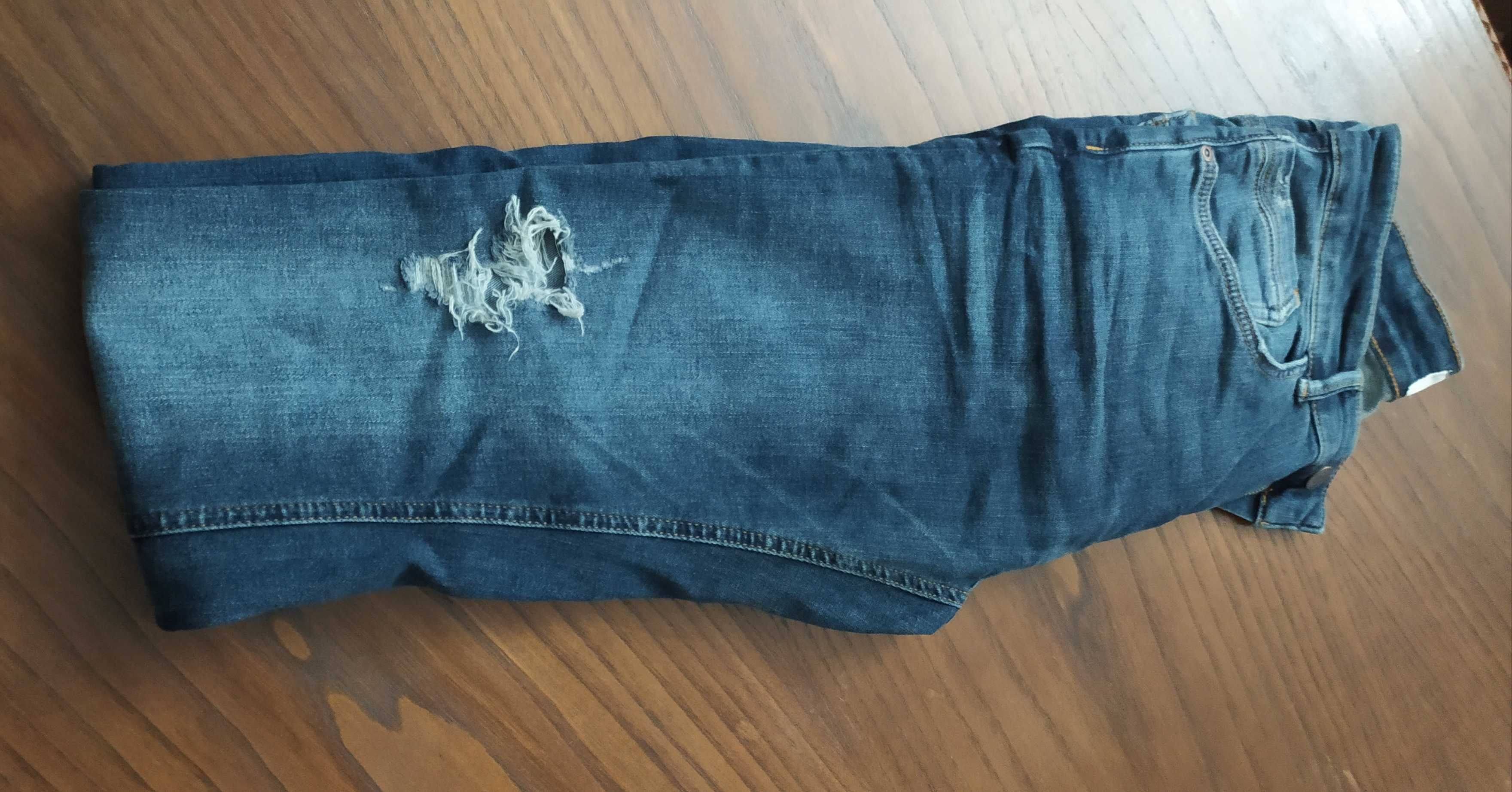 Jeans Slim Fit (efeito rasgado) - Novas