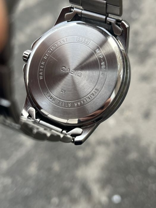 годиник casio б/у