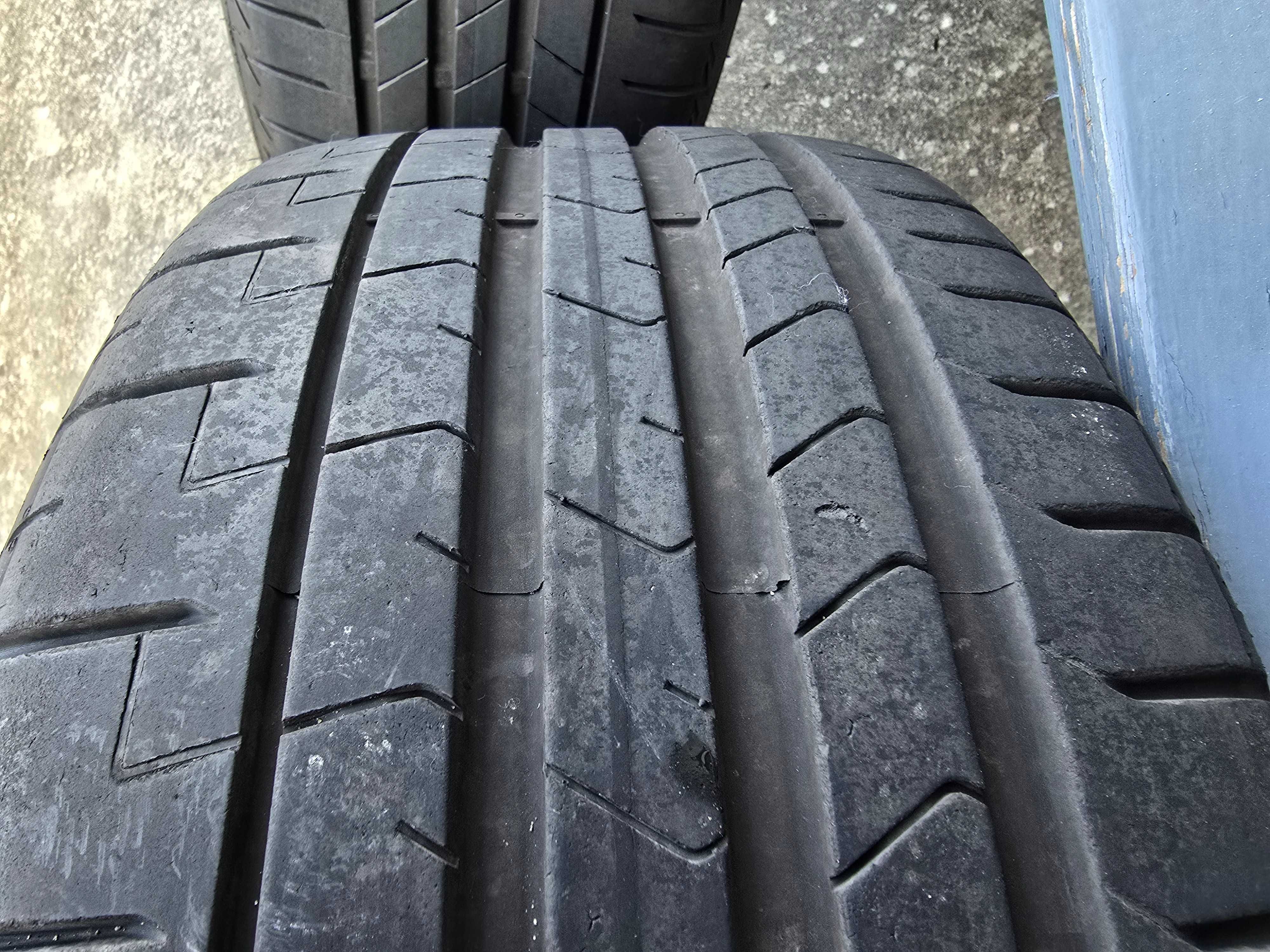 2x Pirelli P Zero 225/40/R18 92Y + 2x Bridgestone Turanza T005 92Y