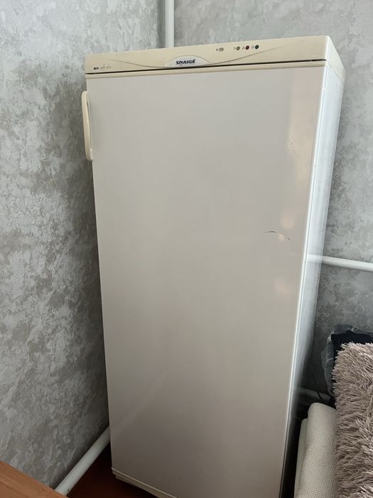 Продам морозильну камеру Snaige