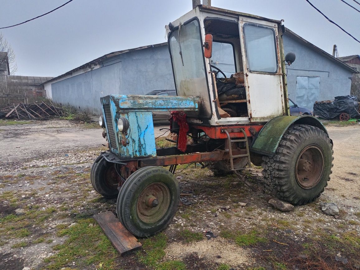 Продам трактор уолісний