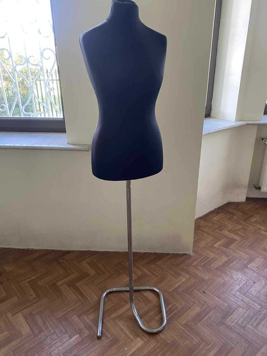 Manekin na ubrania