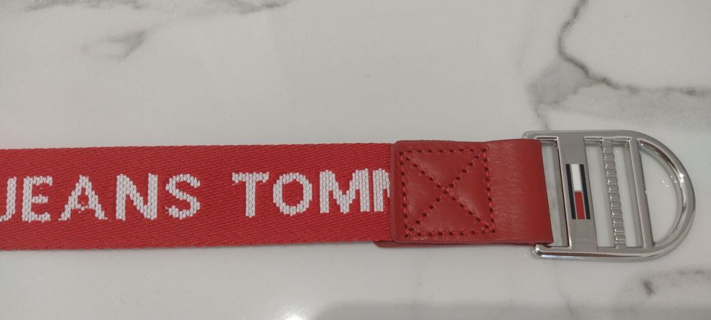 Pasek czerwony Tommy Jeans damski