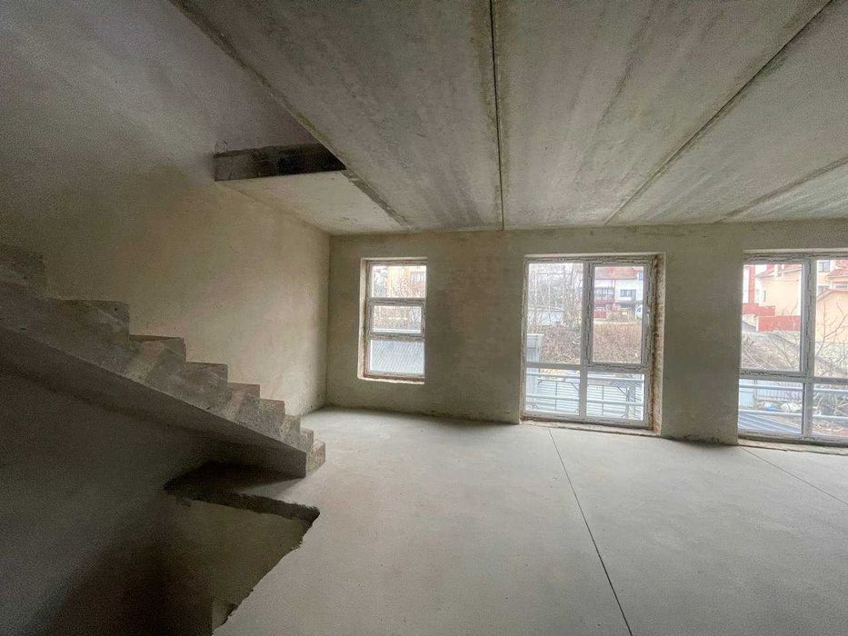 Продаж котеджу біля Подолян,  комунікації підключено