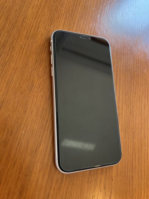 Iphone 11 branco 64GB