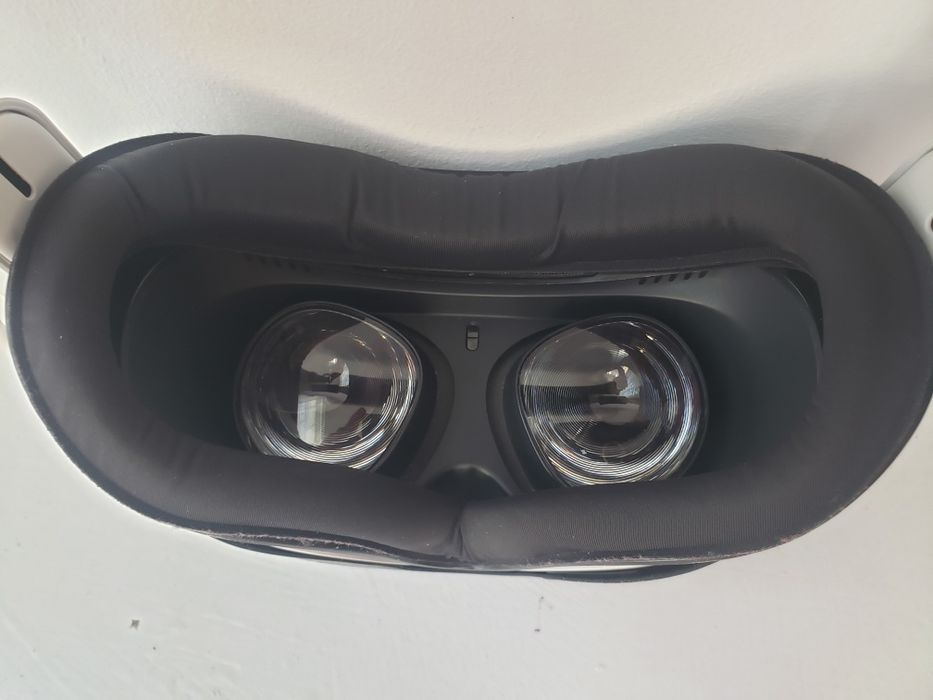 Ігровий шолом OCULUS Quest 2