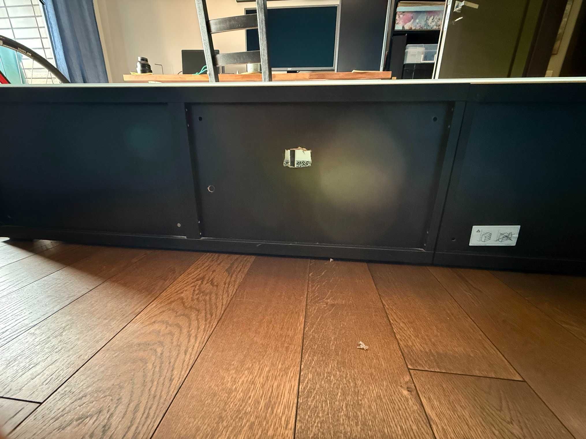 Ikea Besta 3 szafki + biały szklany panel