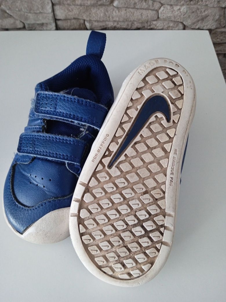 Nike buciki chłopięce rozmiar 23,5