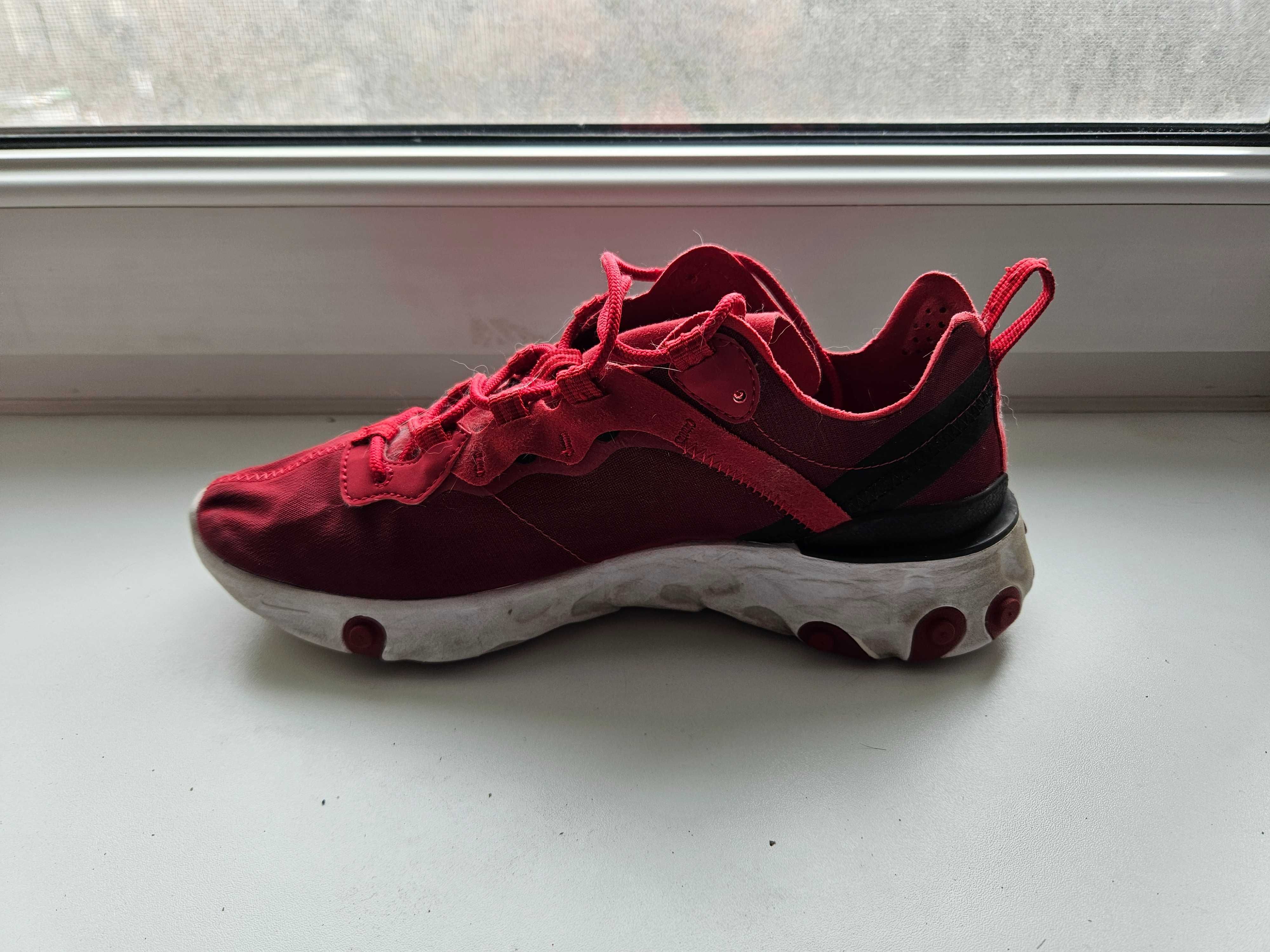 Продам кросівки Nike React Element 55 Red б/у