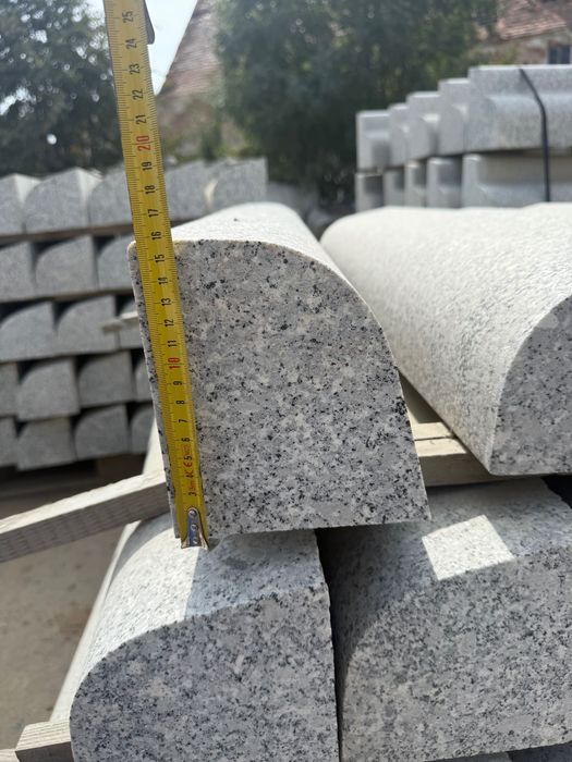 Obrzeże granitowe, palisada, krawężnik najazdowy 14x16 cm