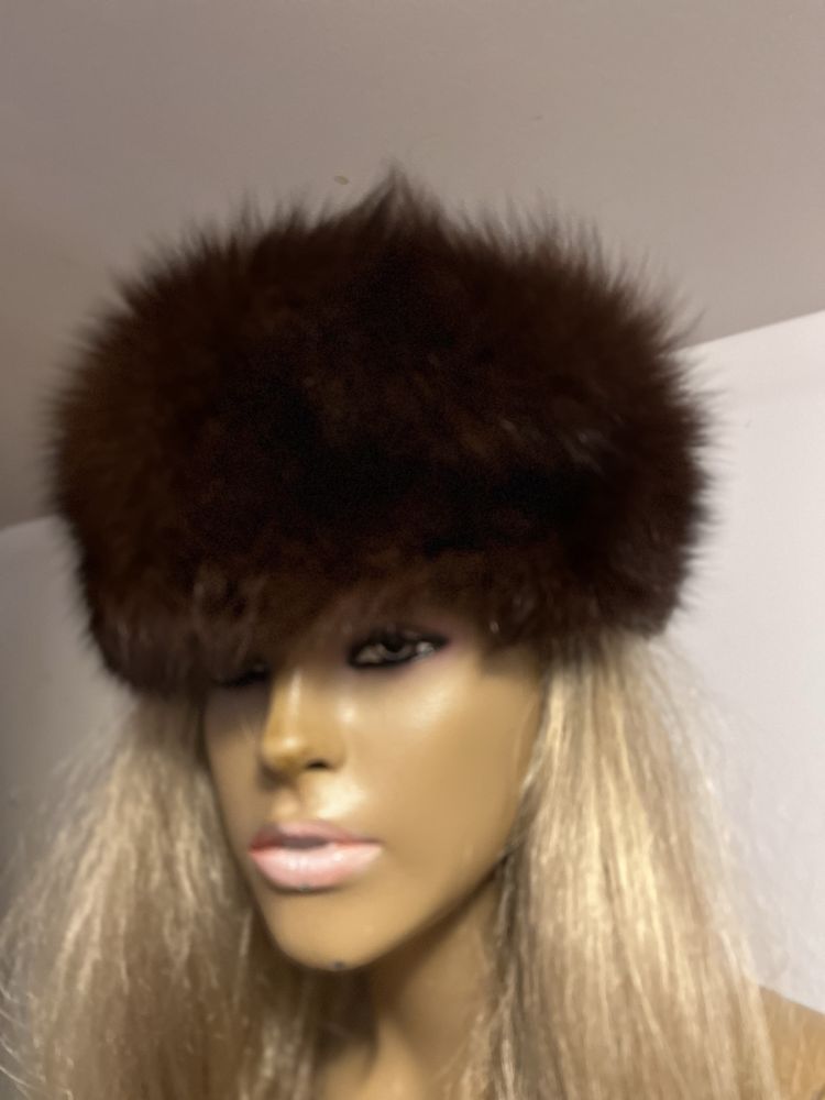Czapka z lisa toczek S płaska brąz futro naturalne 55 cm