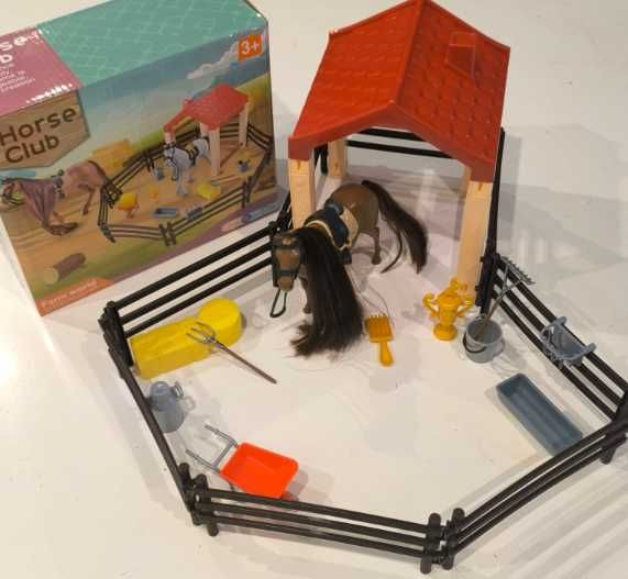 konie figurki lalki akcesoria