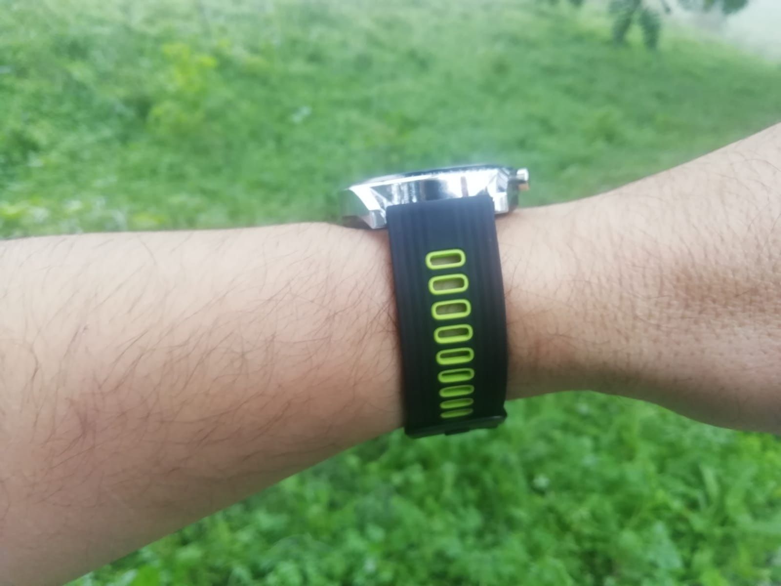 Bracelete 22mm em silicone (Nova) Verde lima/preta