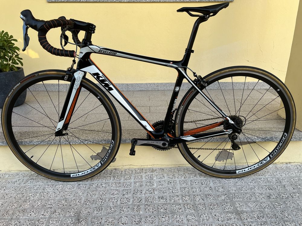 KTM Revelator Prime. Carbono.