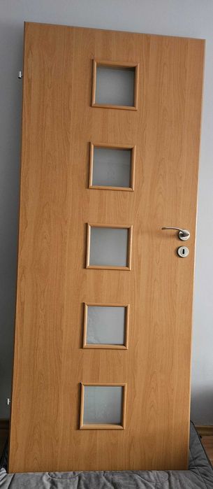 2 pary drzwi pokojowych oraz 1 łazienkowe