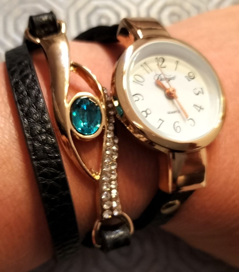 Vendo relógio com pulseira de brilhantes novo