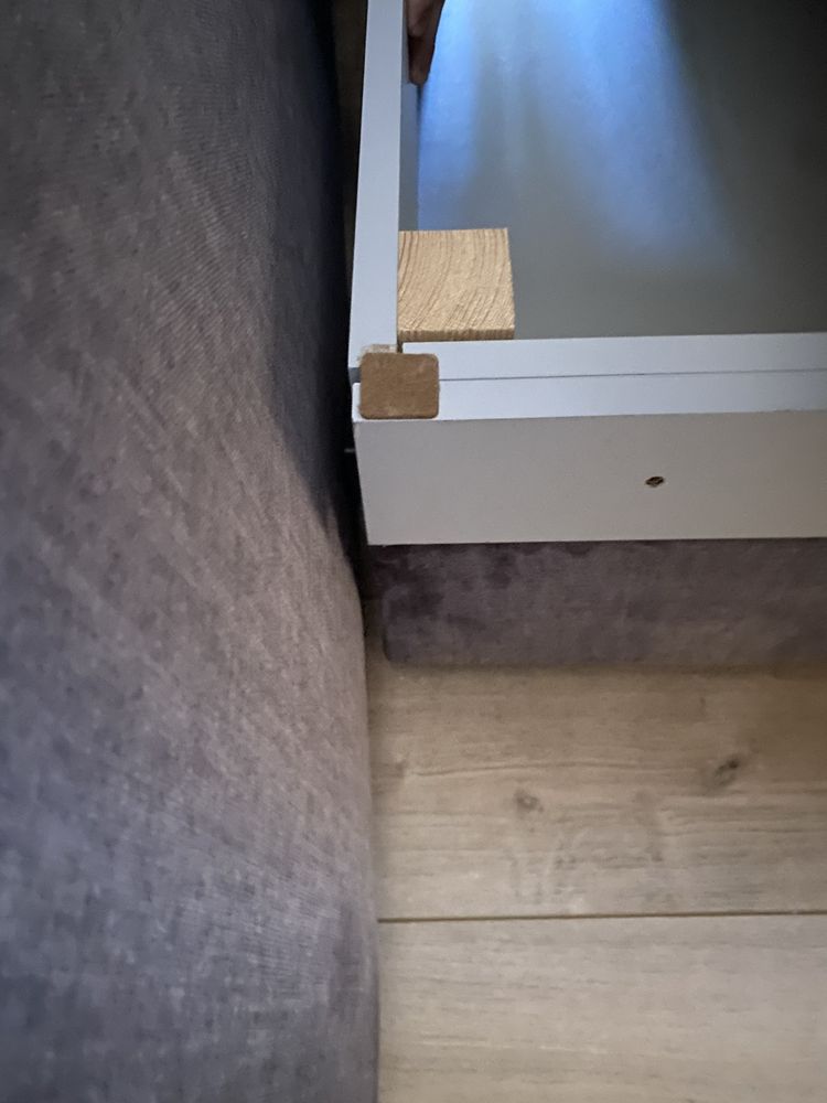 Nowa-uszkodzona w transporcie DARWIN Sofa tryosobowa, szara