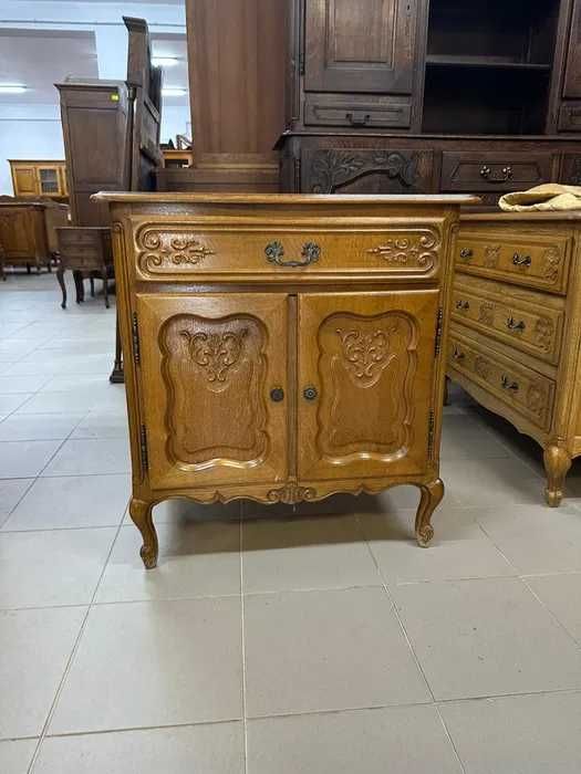 Szafka - w stylu ludwikowskim. Transport na cały kraj.