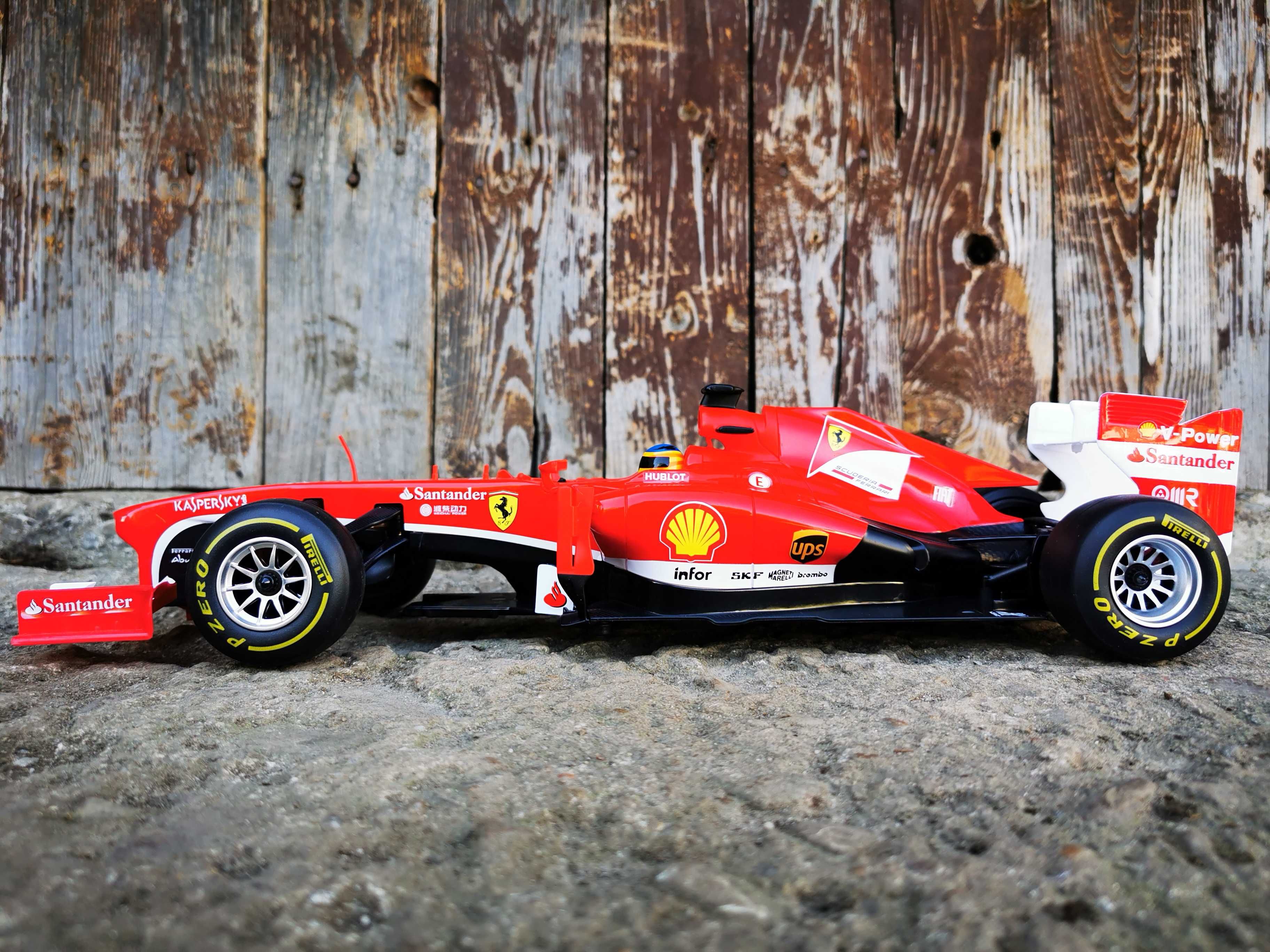 Formuła 1 Shell BOLID FERRARI F1 Zdalnie Sterowany Auto PILOT RC 2.4G