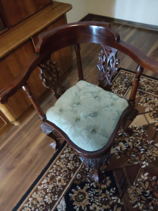 Machon stołek rzezbiony antyk