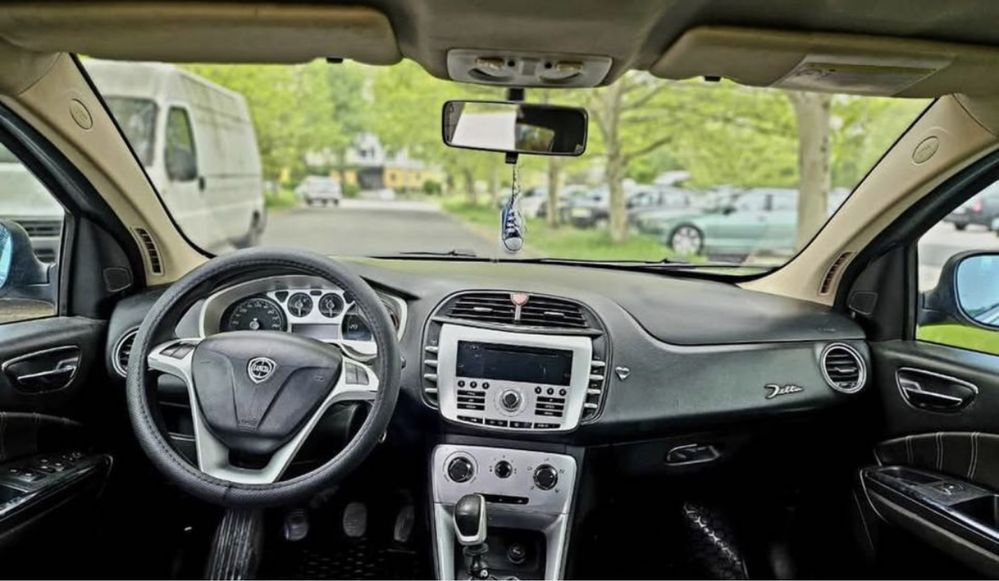 Lancia delta 1.6 jtd bogata wersja zamiana na v8