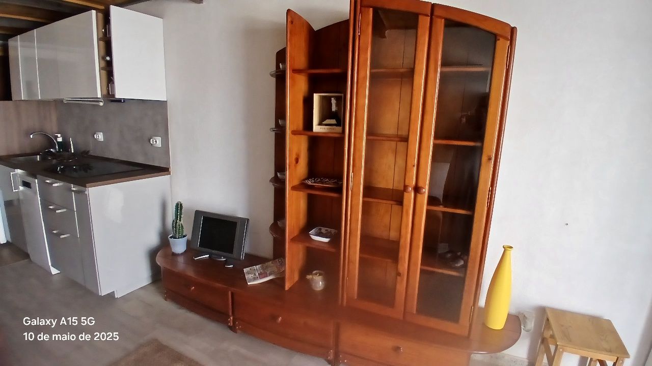 Movel para TV e com cristaleira
