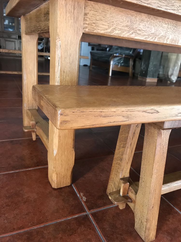 Mesa+2 bancos+2 cadeiras