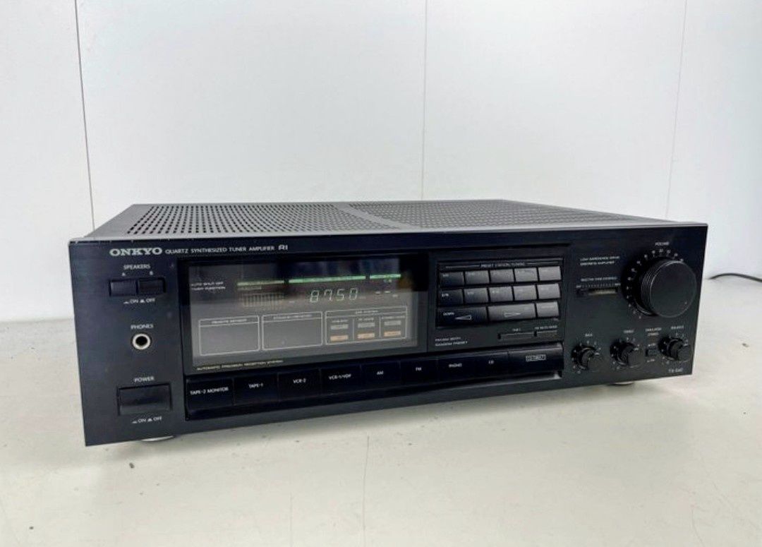 Amplificador / Receiver Onkyo TX-840