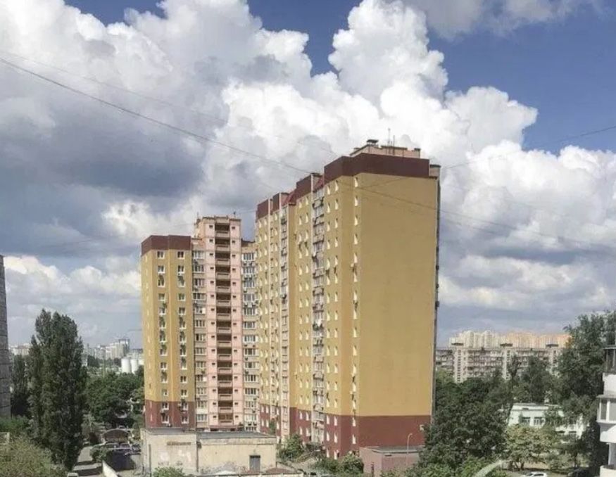 Продаж без відсотків ,хозяйка (3-х квартири Левка Лукʼяненко 15г)