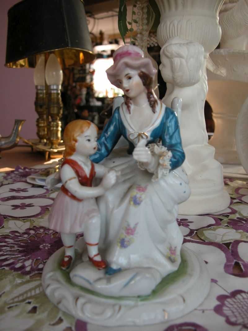 kolekcjonerska porcelanowa figurka mama z córką