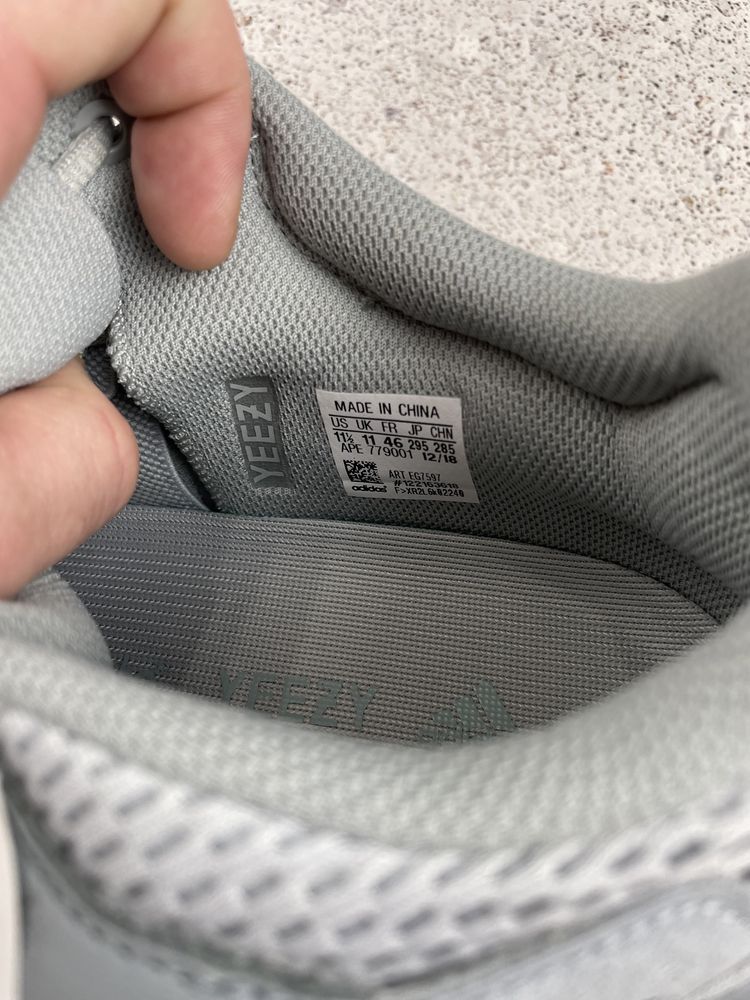 Adidas Yeezy Boost 700 Inertia чоловічі кросовки Оригінал