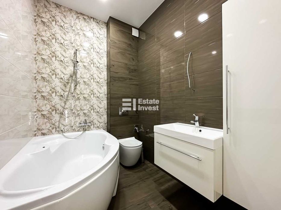 Продам таунхаус, дом, пос. Жуковского, Большая Даниловка, Шишковка