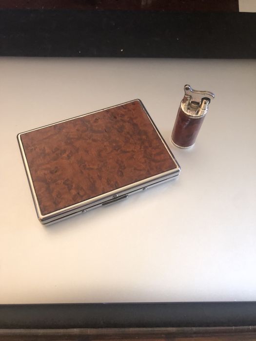 Cigarreira e isqueiro muito bonitos