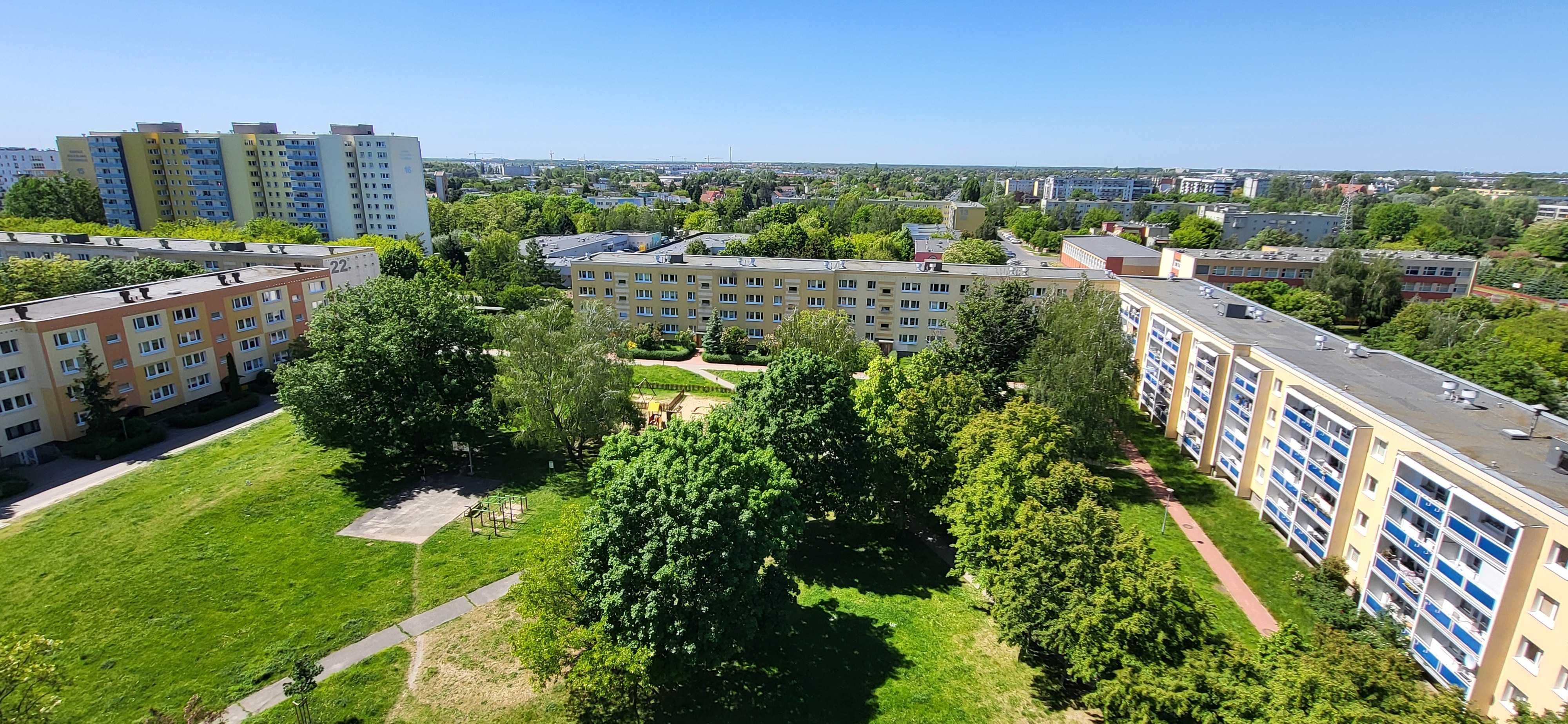 Przestronny z balkonem pokój na os. Chrobrego 19