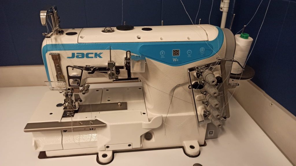 Maszyna szwalnicza renderka Jack W4-D-01-GBX364 gwarancja