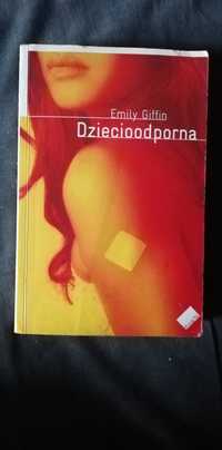 Dziecioodporna-Emily Giffin