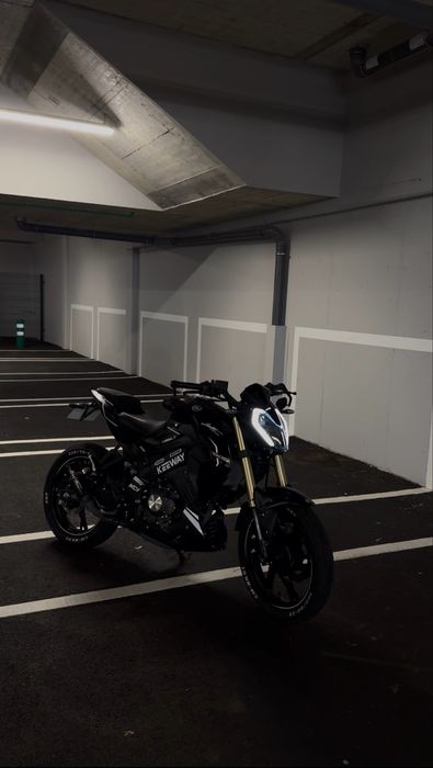 Keeway RKF 125 preta