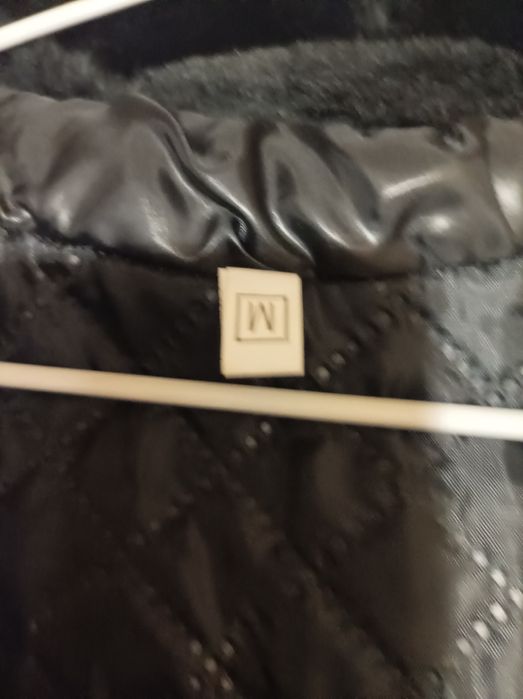 Куртка жіноча розмір М