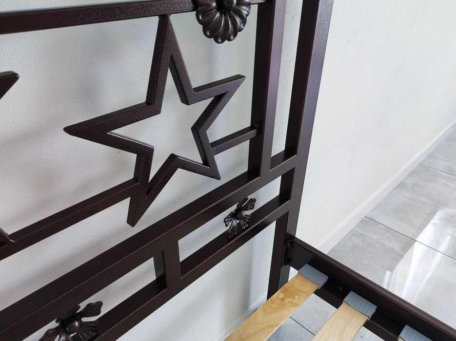 Łóżko metalowe dziecięce dla dziewczynki 120x200.